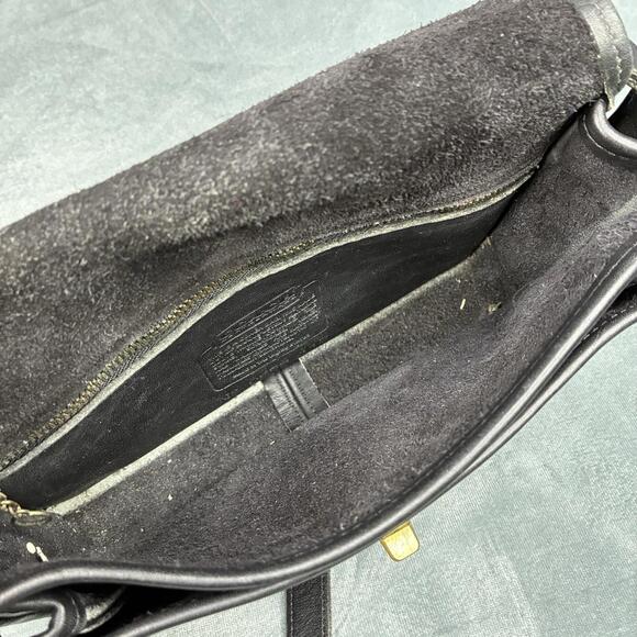 Vintage Coach Black Glove Tanned Leather Flap Crossbody Bag USA Made 0659-112 - Picture 9 of 15